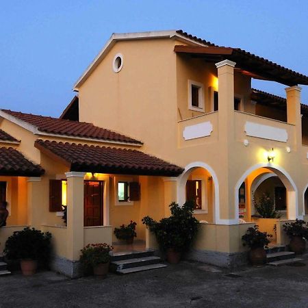 Feeloxenia Corfu Apartments Akharávi Eksteriør bilde