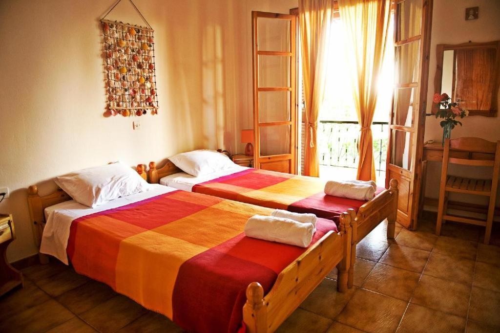Feeloxenia Corfu Apartments Akharávi Eksteriør bilde
