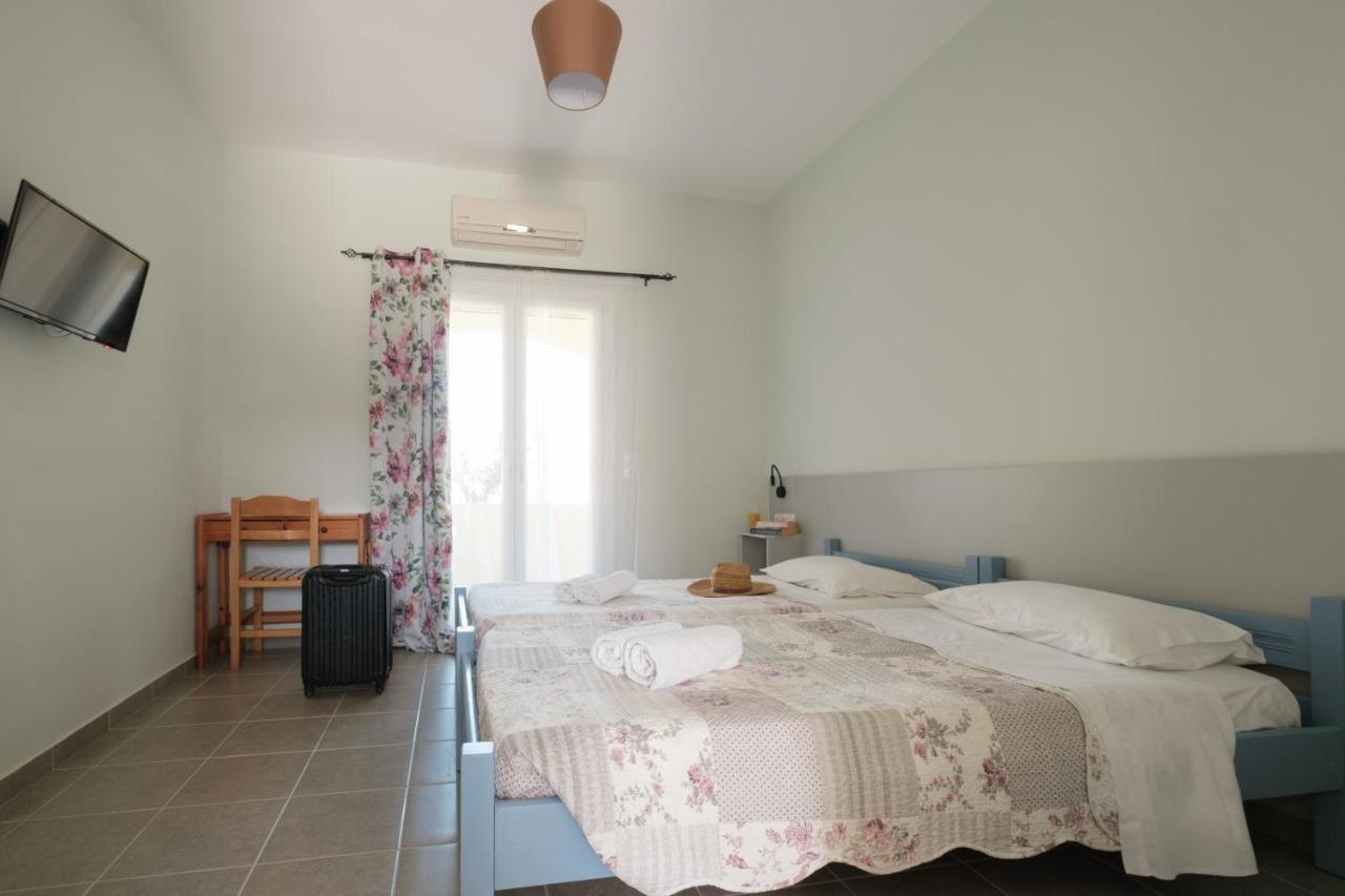 Feeloxenia Corfu Apartments Akharávi Eksteriør bilde