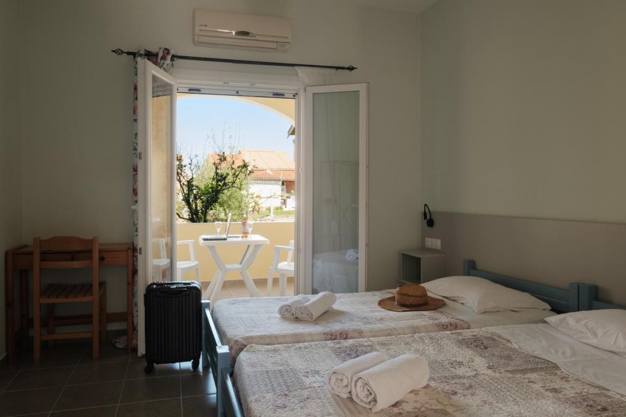 Feeloxenia Corfu Apartments Akharávi Eksteriør bilde
