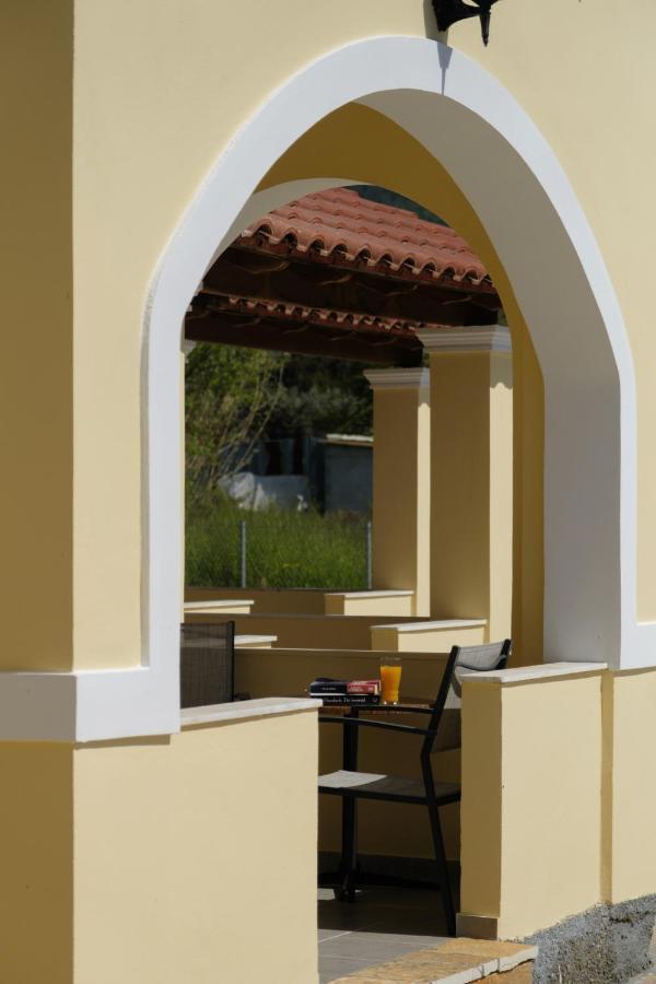 Feeloxenia Corfu Apartments Akharávi Eksteriør bilde