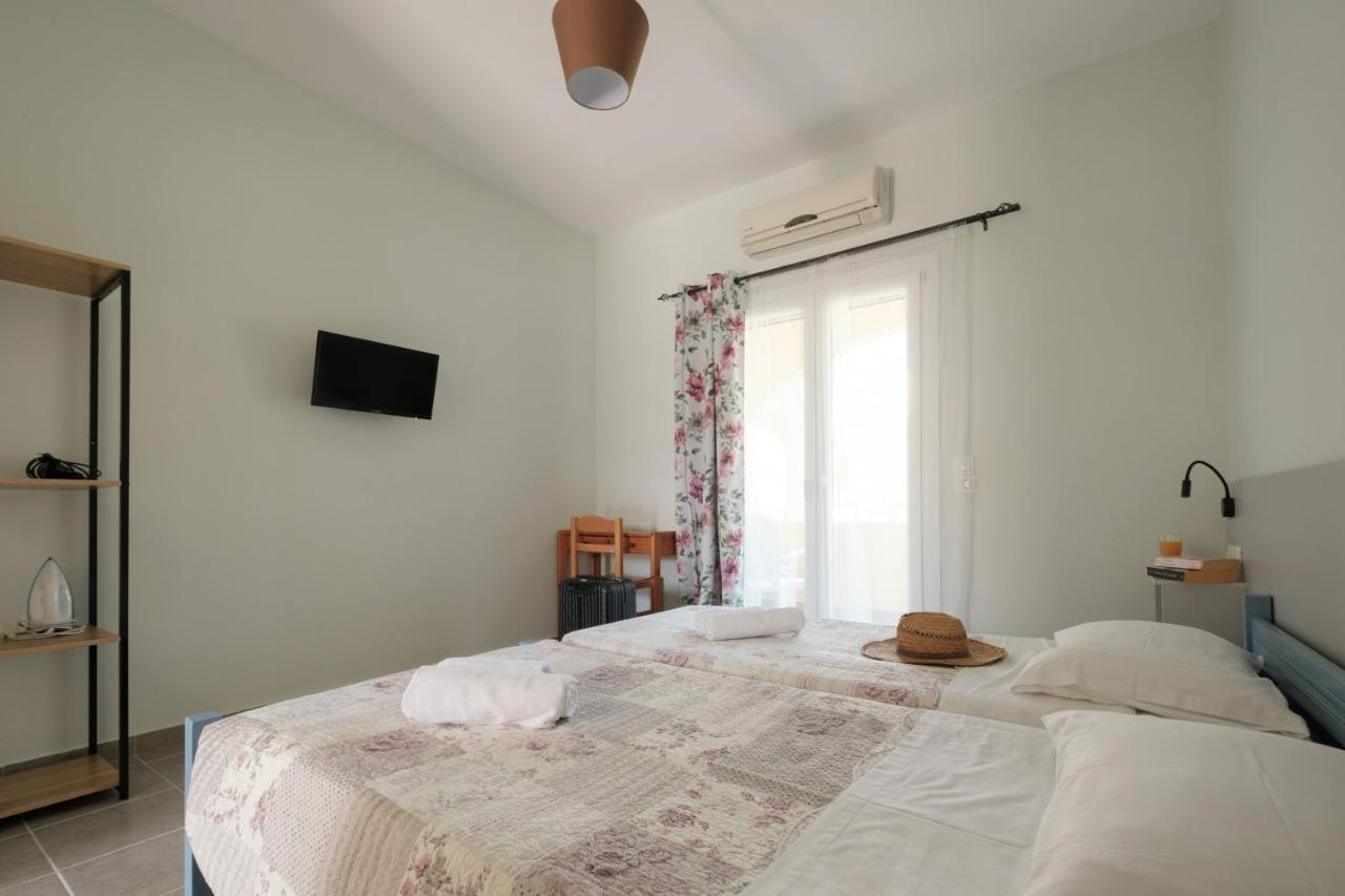 Feeloxenia Corfu Apartments Akharávi Eksteriør bilde