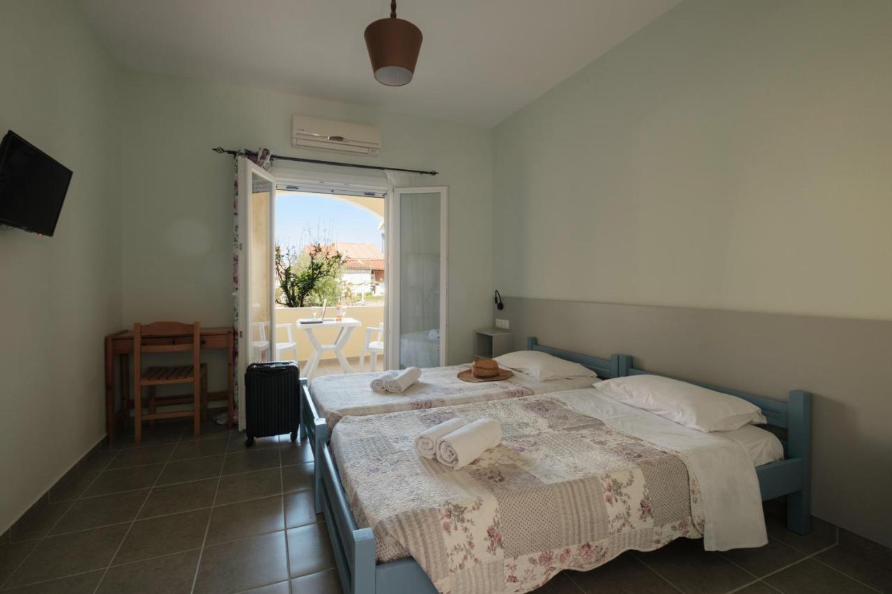 Feeloxenia Corfu Apartments Akharávi Eksteriør bilde