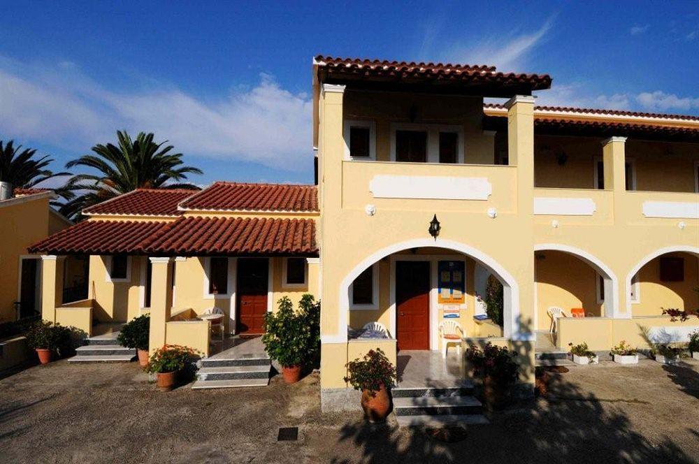 Feeloxenia Corfu Apartments Akharávi Eksteriør bilde