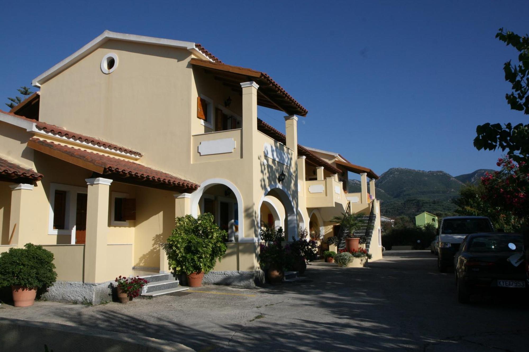 Feeloxenia Corfu Apartments Akharávi Eksteriør bilde