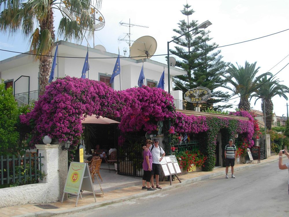 Feeloxenia Corfu Apartments Akharávi Eksteriør bilde
