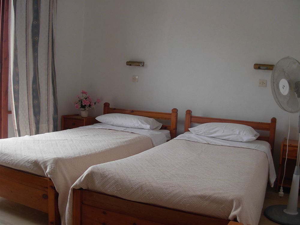 Feeloxenia Corfu Apartments Akharávi Eksteriør bilde