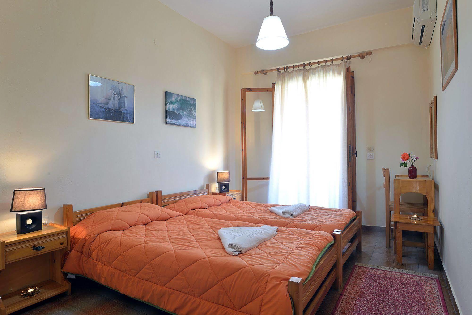 Feeloxenia Corfu Apartments Akharávi Eksteriør bilde